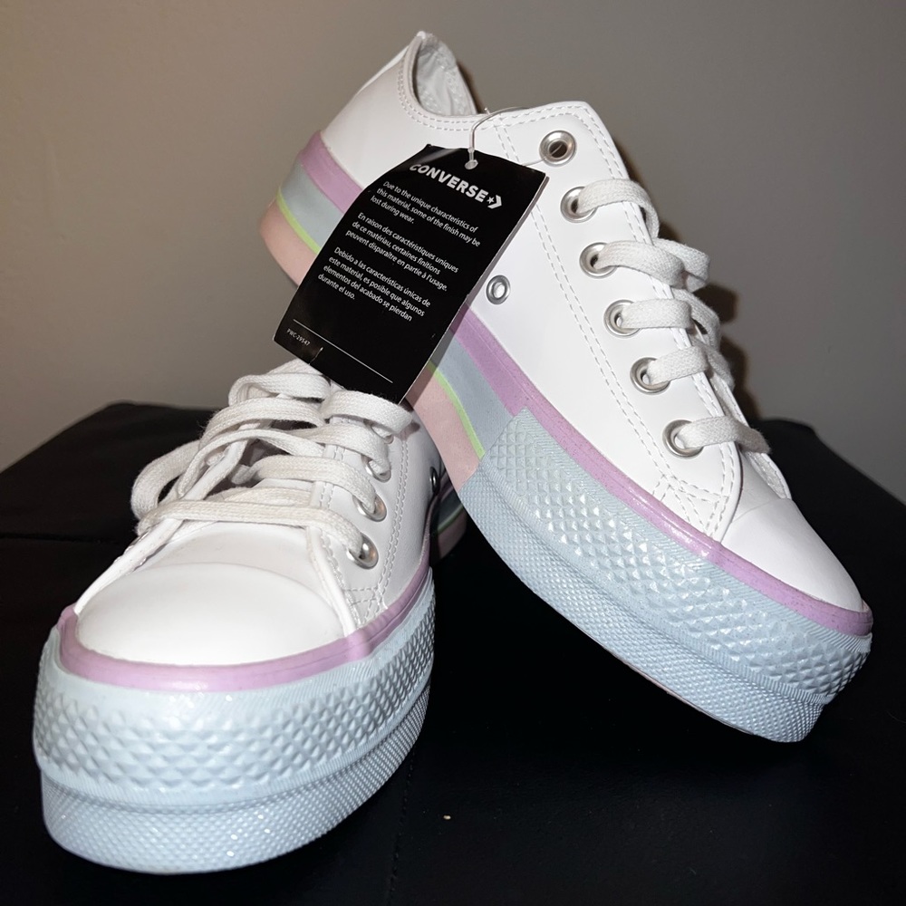 👟NWT Women's Converse Leather Platform Chuck Taylor, 566156C